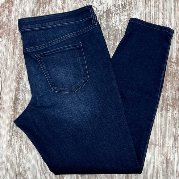 Women's Mid-Rise Skinny Jeans - Universal Thread™ - Dark Denim Wash - 18 - Picture 10 of 10